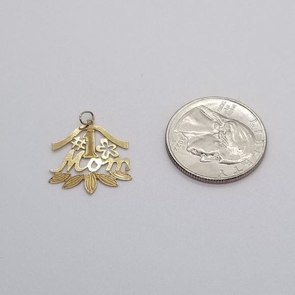14 kt yellow gold pendant #1 Mom - Picture 2 of 5